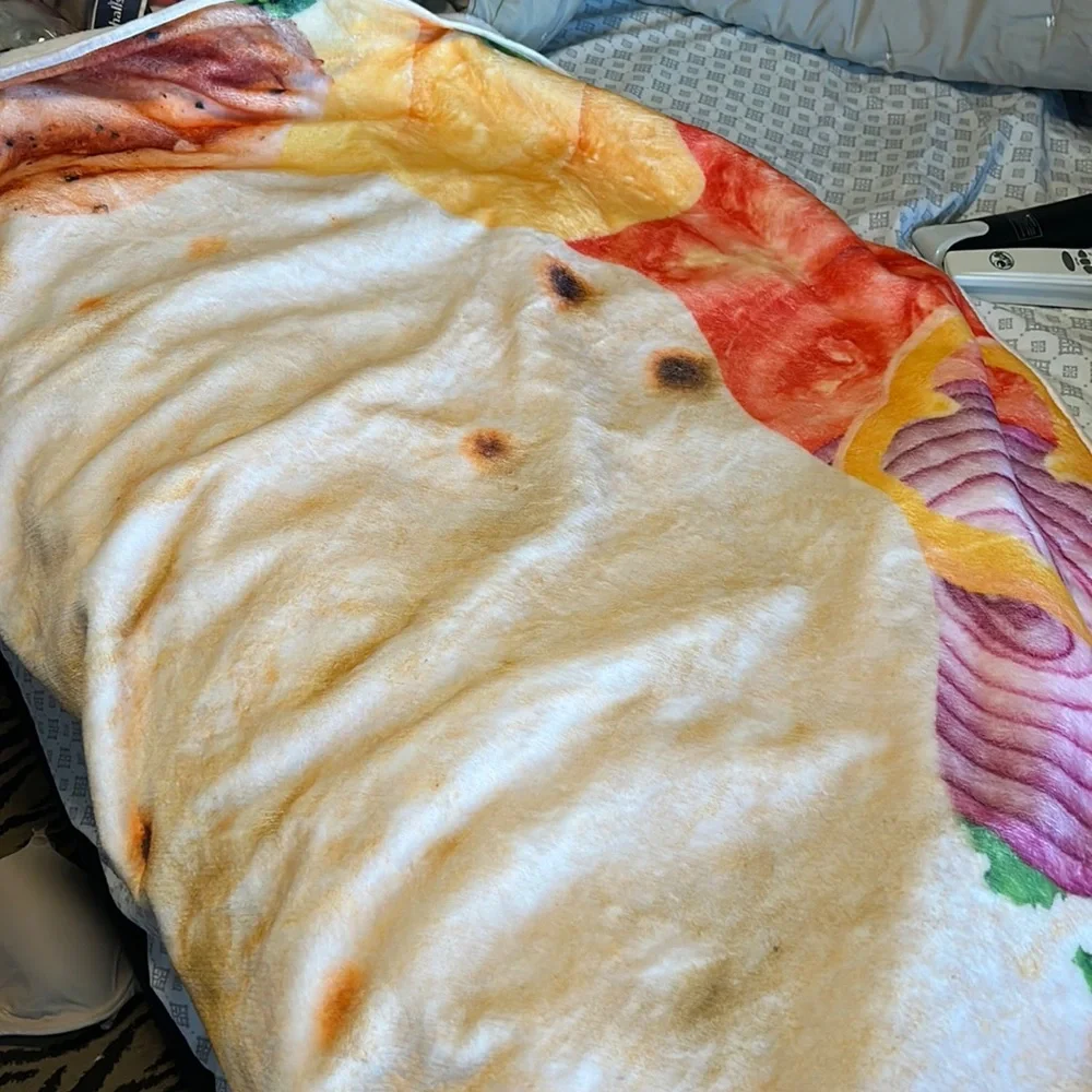 Round 5 ft. Taco Blanket